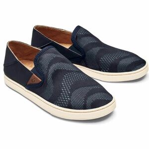OluKai Pehuea Breathable Slip On Shoes Drop in Navy Size 9.5
